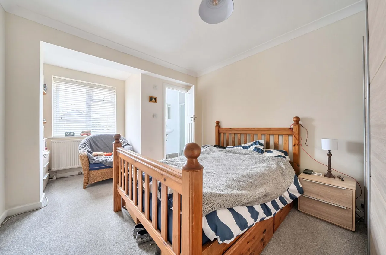 Southdean Drive, Middleton-On-Sea, PO22, photo 15