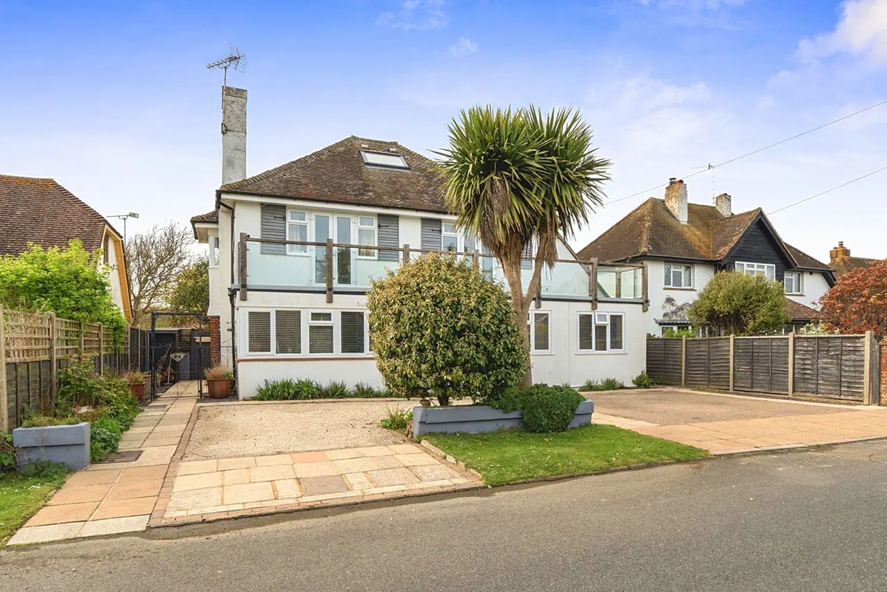 Southdean Drive, Middleton-On-Sea, PO22, photo 21