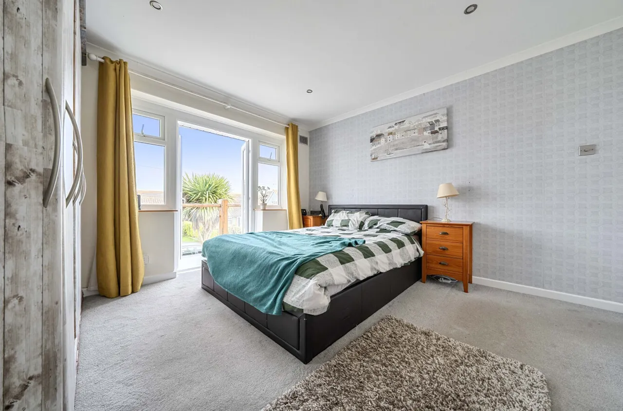 Southdean Drive, Middleton-On-Sea, PO22, photo 10