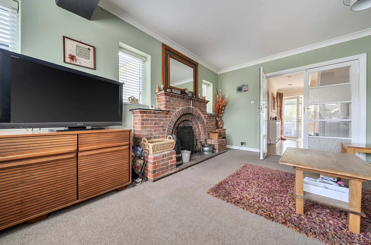 Southdean Drive, Middleton-On-Sea, PO22, photo 4