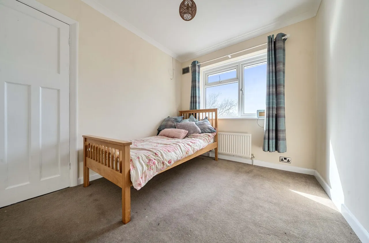 Southdean Drive, Middleton-On-Sea, PO22, photo 14