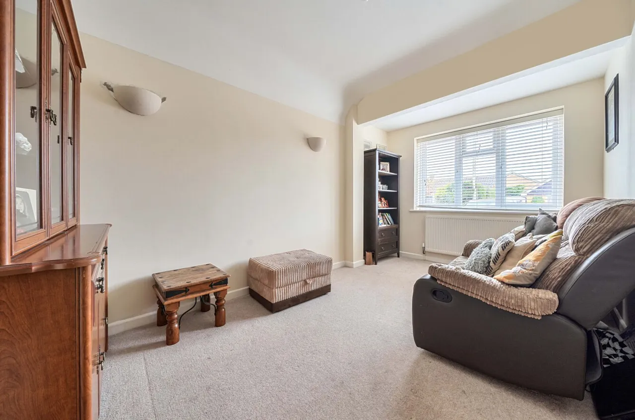 Southdean Drive, Middleton-On-Sea, PO22, photo 16