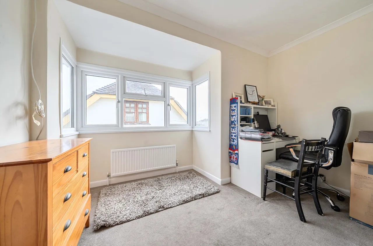 Southdean Drive, Middleton-On-Sea, PO22, photo 13