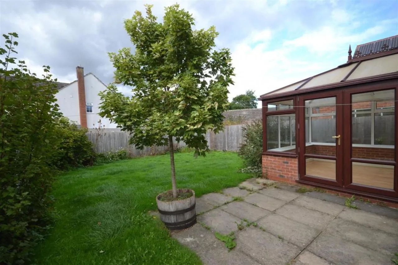 Main Street, Twyford, LE14, photo 11