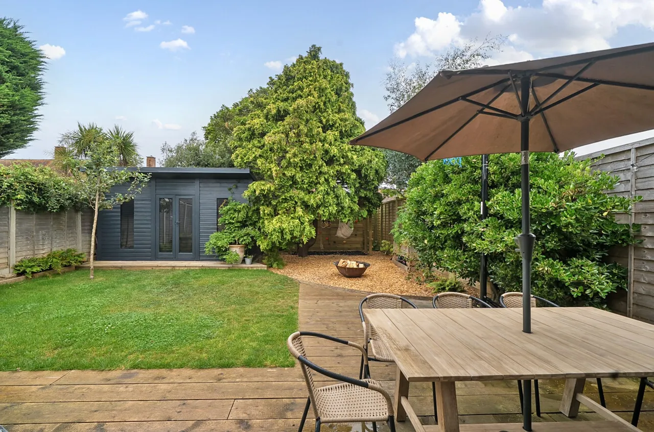 Locksash Close, West Wittering, PO20, photo 23