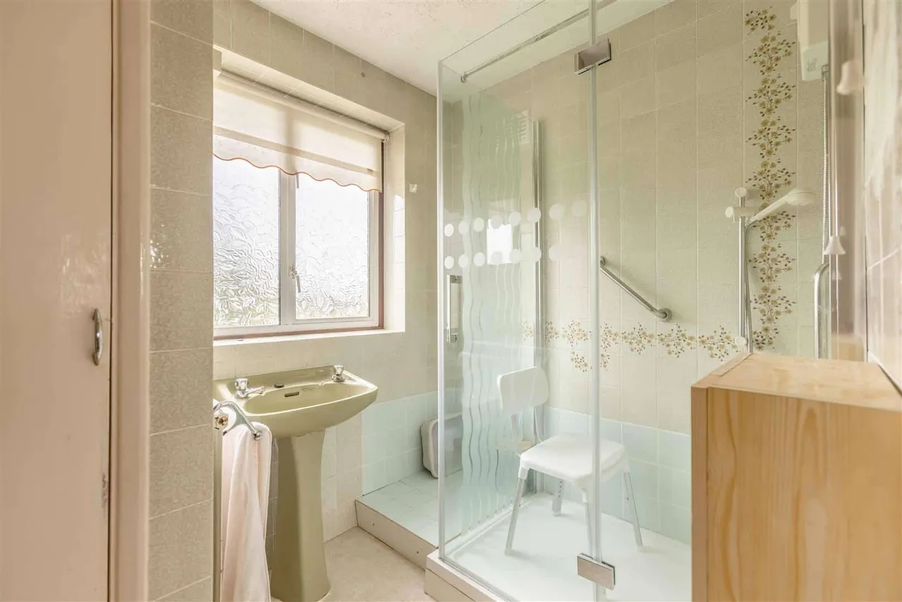 Smiths Lane, Windsor, SL4 5PE, photo 16