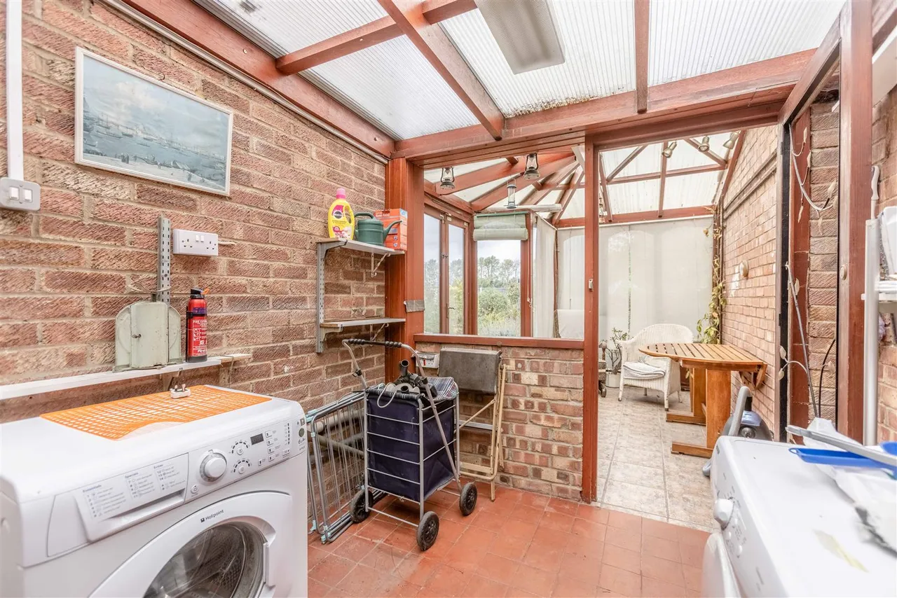 Smiths Lane, Windsor, SL4 5PE, photo 8