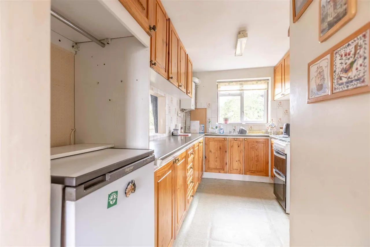 Smiths Lane, Windsor, SL4 5PE, photo 6