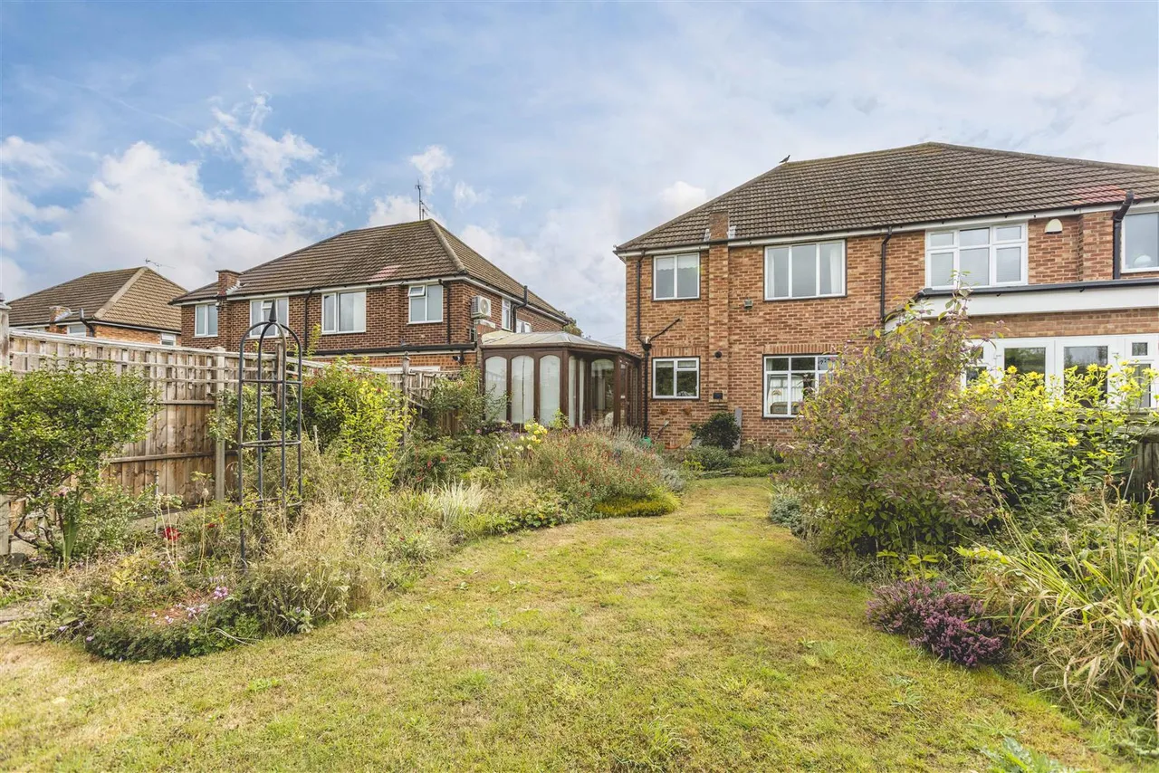 Smiths Lane, Windsor, SL4 5PE, photo 2
