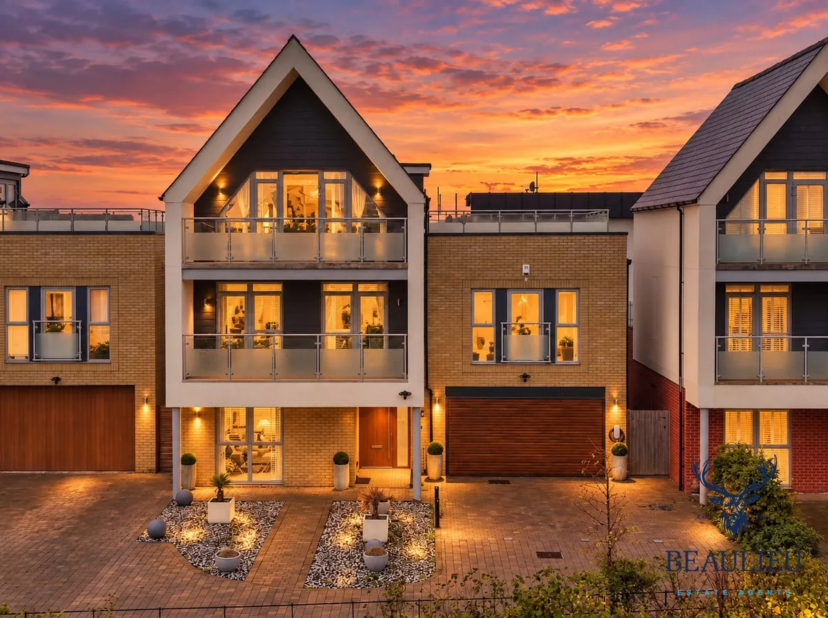 4 bed house for sale, Gordon Carlton Gardens, Beaulieu, CM1