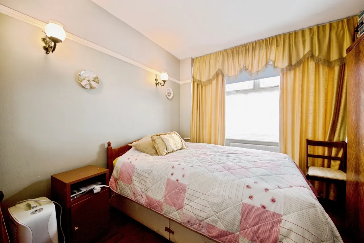 Chadville Gardens, Romford, Essex, RM6, photo 13