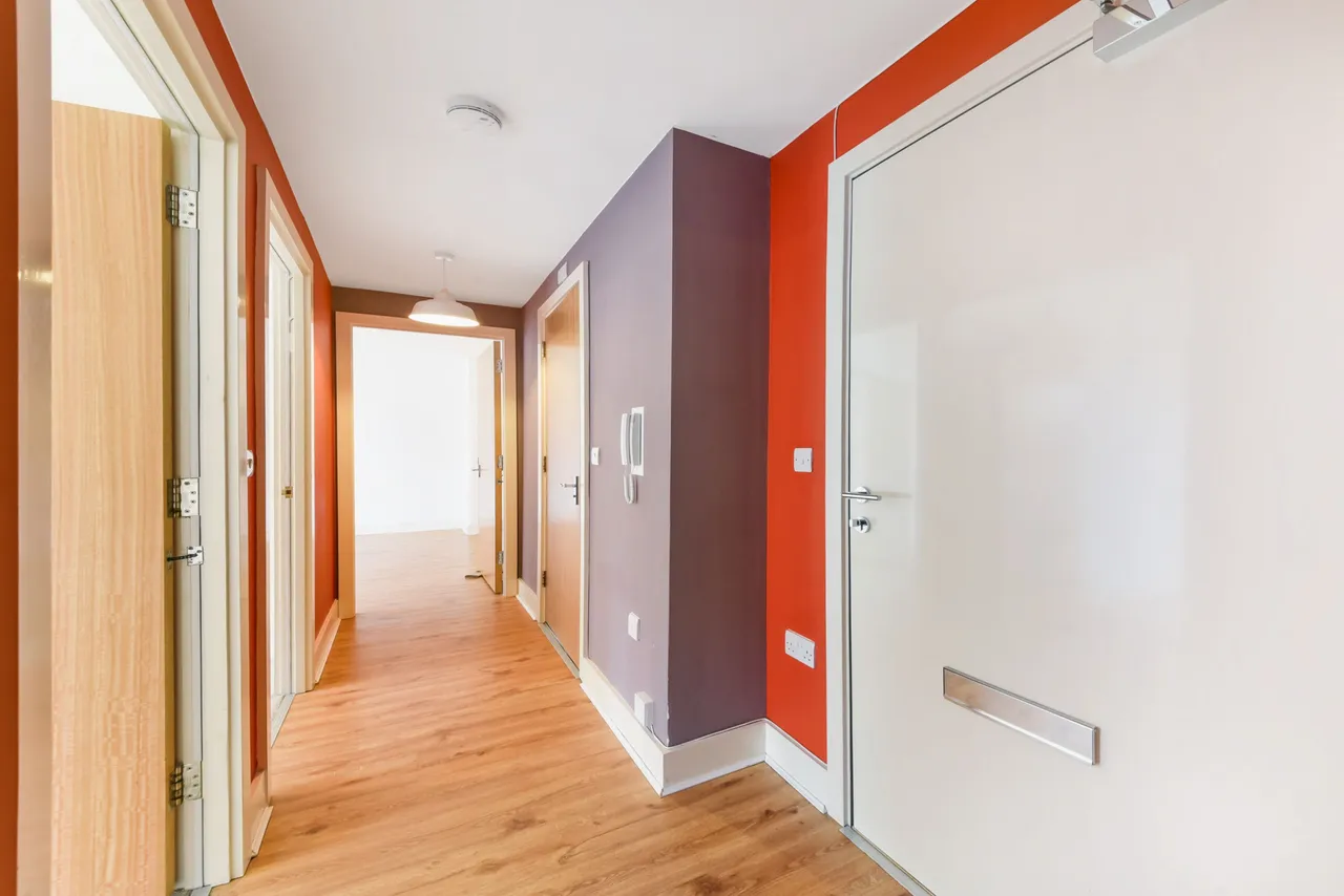Flat 57, 120 Gowers Walk, London, photo 12