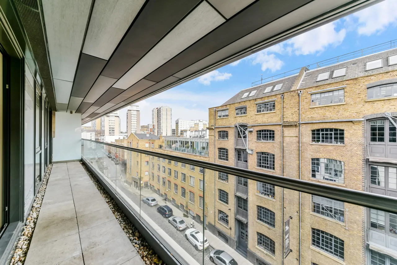 Flat 57, 120 Gowers Walk, London, photo 5