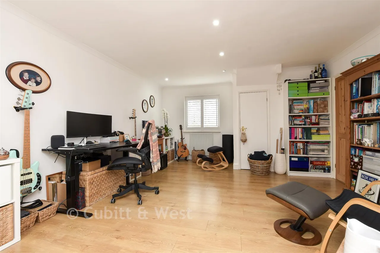 Oak End, Beare Green, RH5, photo 6