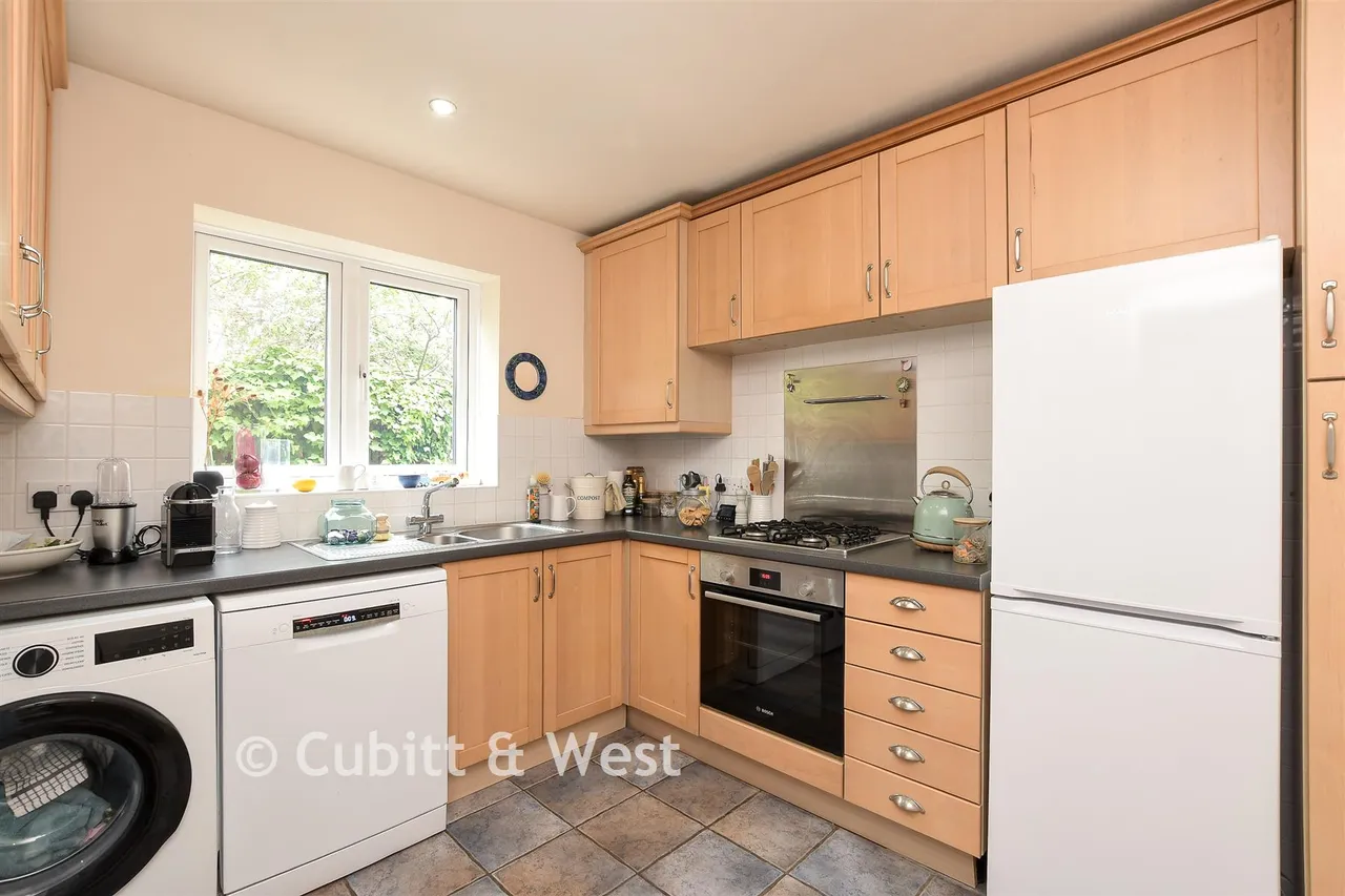 Oak End, Beare Green, RH5, photo 11