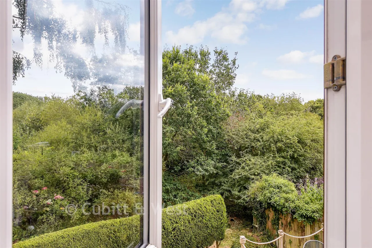 Oak End, Beare Green, RH5, photo 21