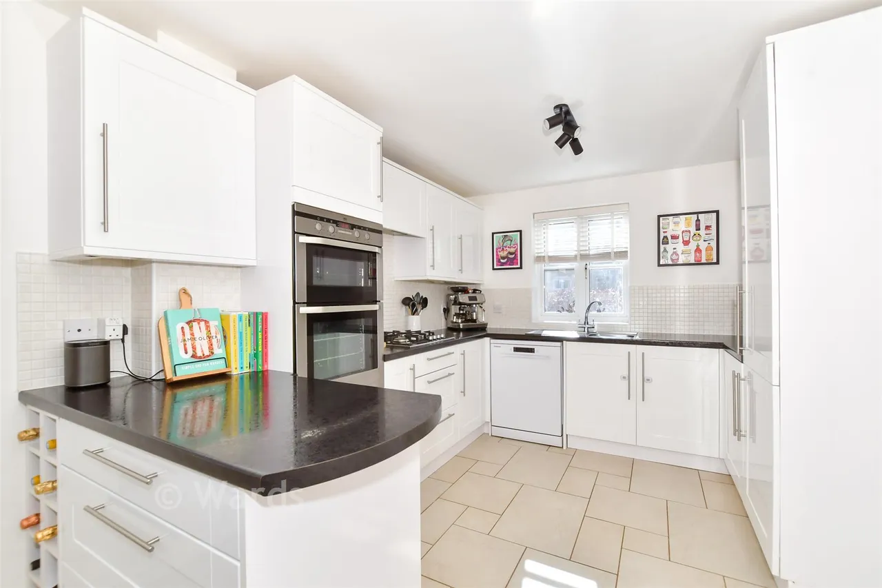 Chartwell Drive, Maidstone, ME16, photo 4