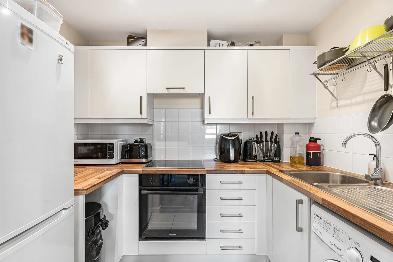 Wooldridge Close, Feltham, TW14, photo 4