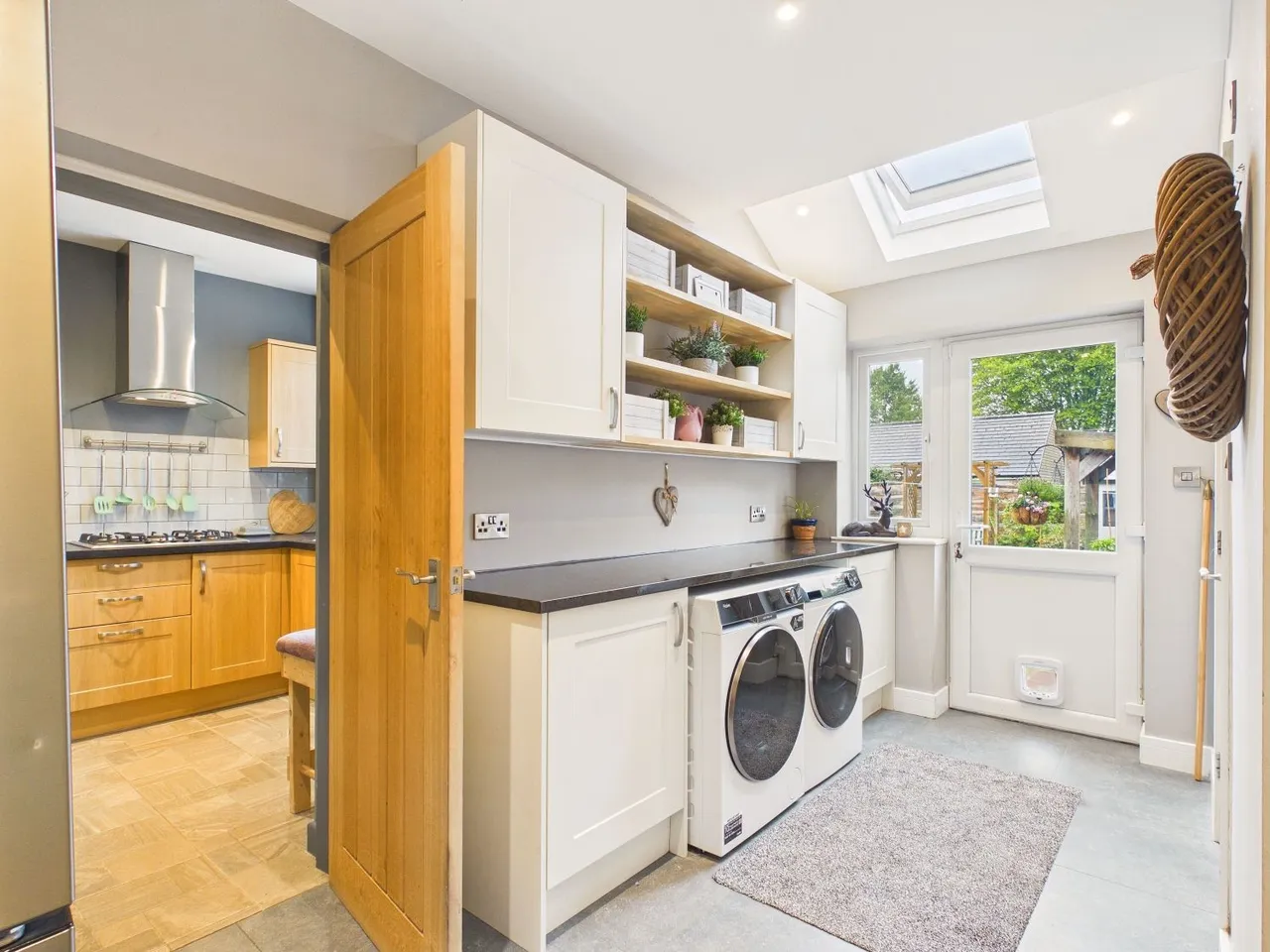 Guildford Grove, Middleton, M24, photo 3