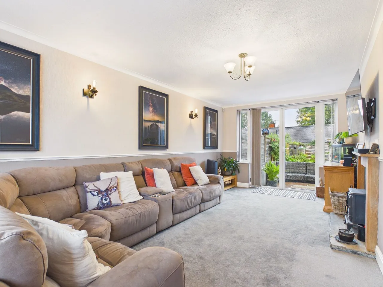 Guildford Grove, Middleton, M24, photo 5