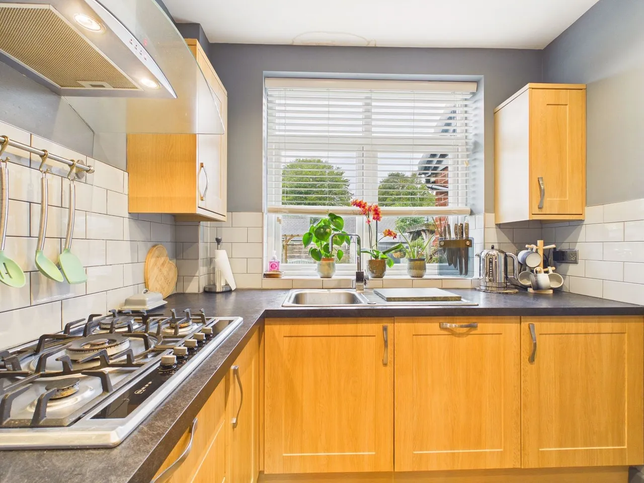 Guildford Grove, Middleton, M24, photo 2