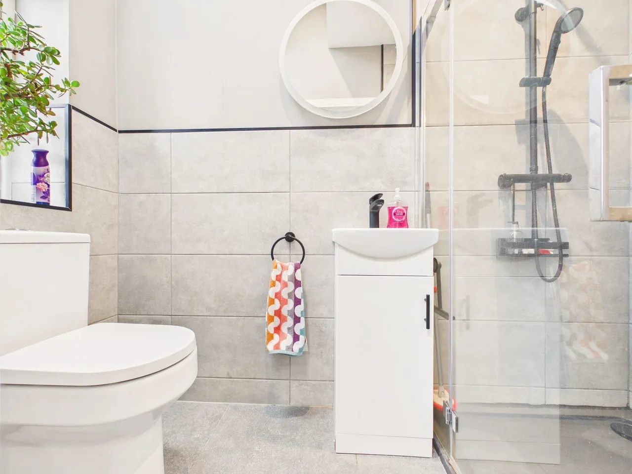 Guildford Grove, Middleton, M24, photo 4