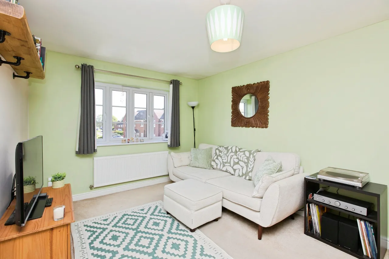 2 bed flat for sale, Dove Place, Hatton, DE65