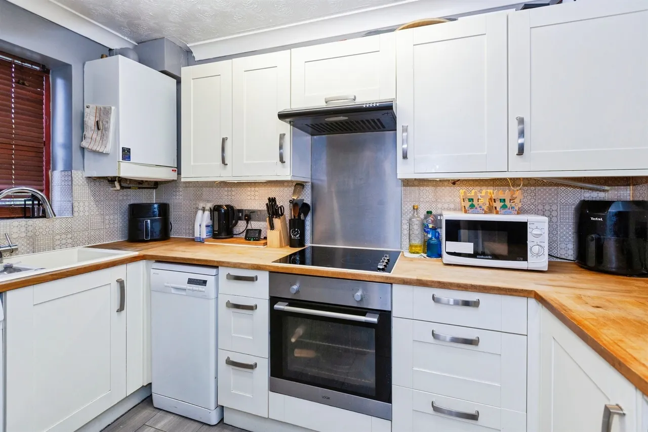 Scarborough Way, Slough, SL1, photo 15