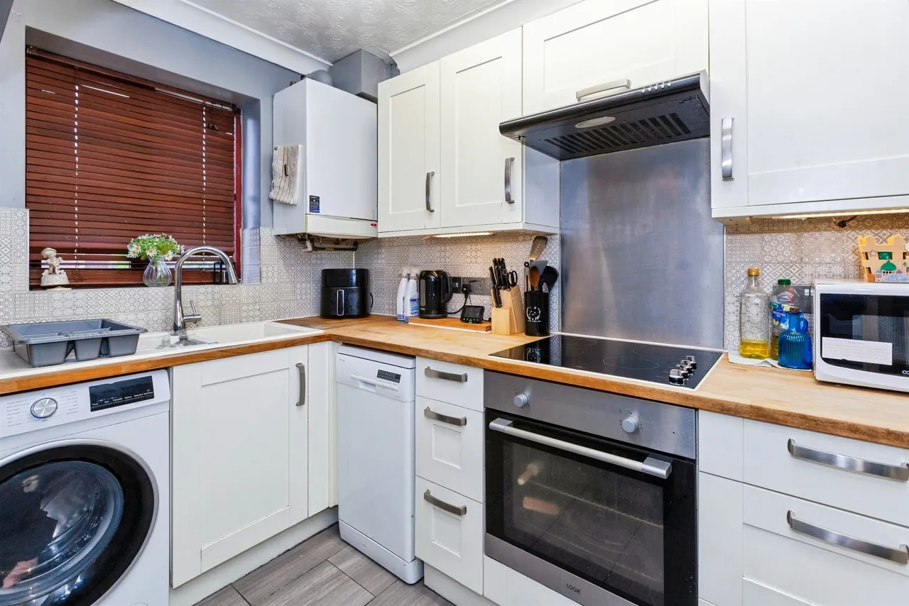 Scarborough Way, Slough, SL1, photo 6