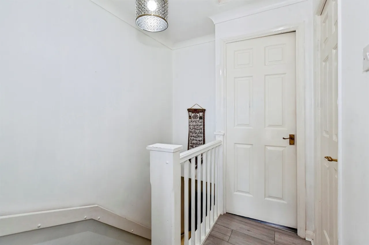 Scarborough Way, Slough, SL1, photo 17