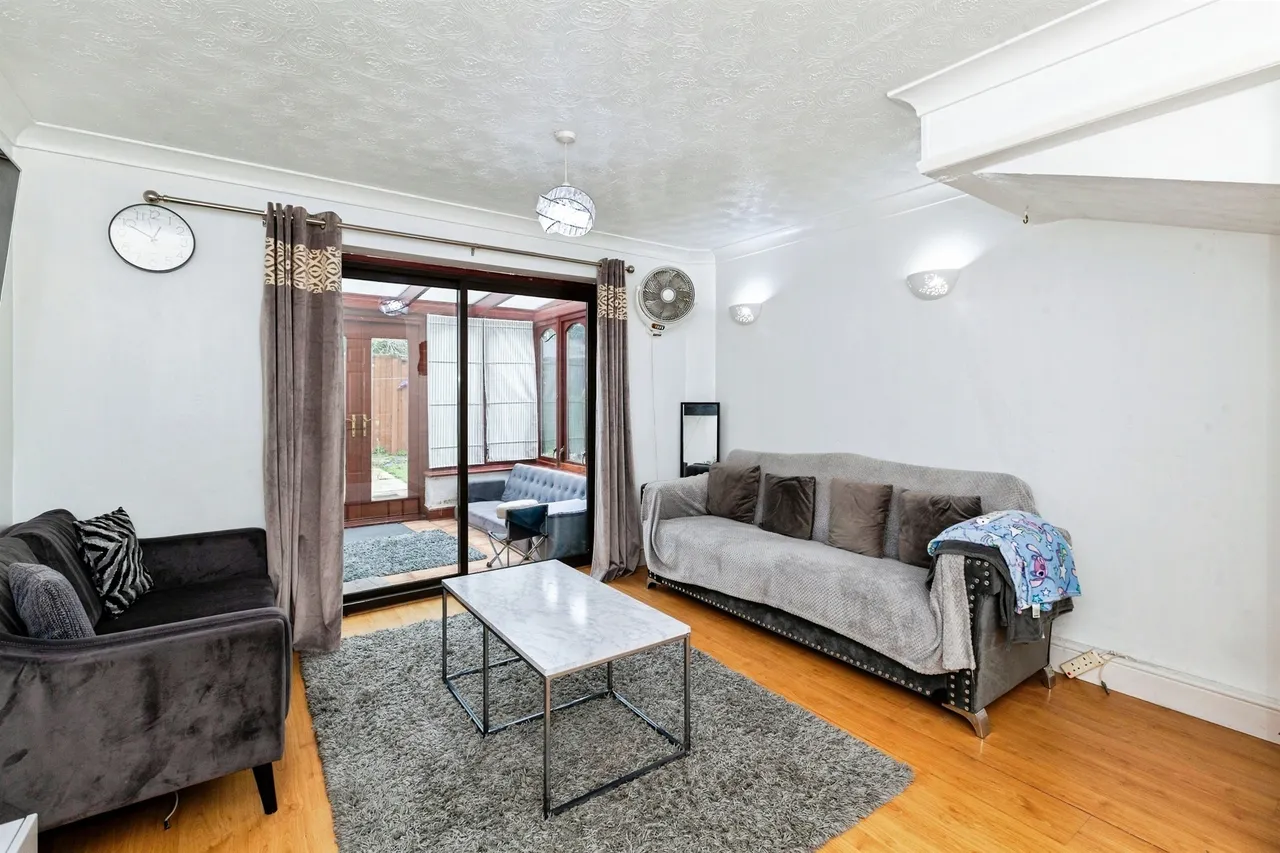 Scarborough Way, Slough, SL1, photo 14
