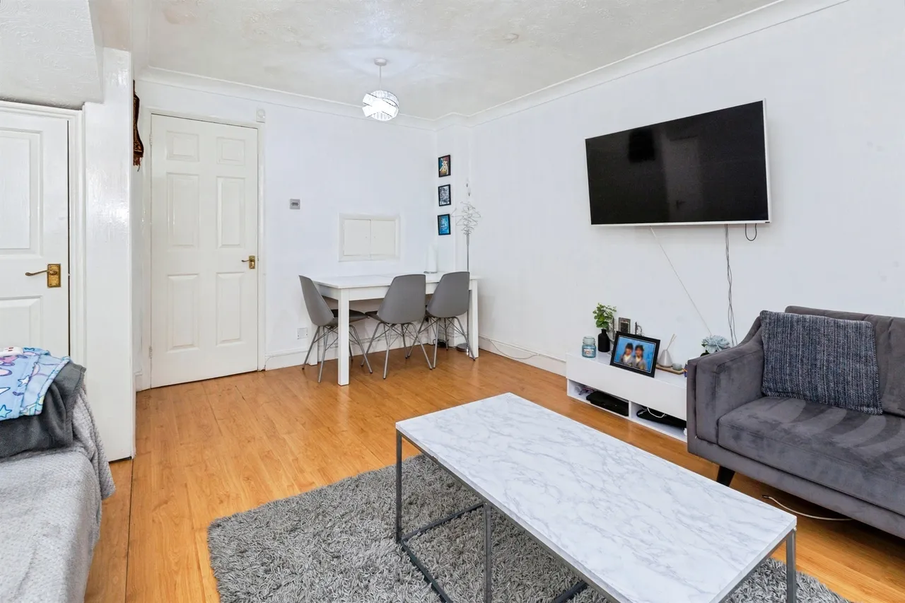 Scarborough Way, Slough, SL1, photo 13