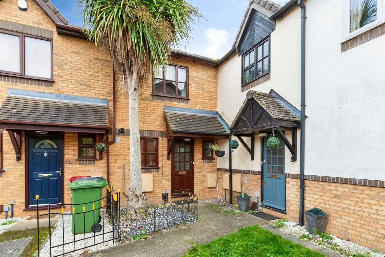 Scarborough Way, Slough, SL1, photo 12