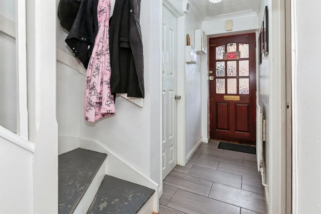 Scarborough Way, Slough, SL1, photo 16