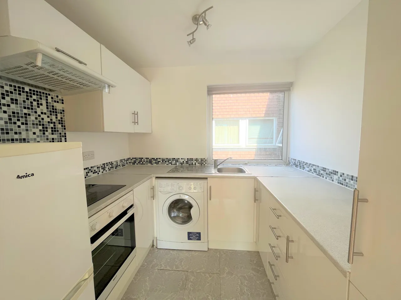 The Redlands, 4 Court Downs Road, BR3, photo 2