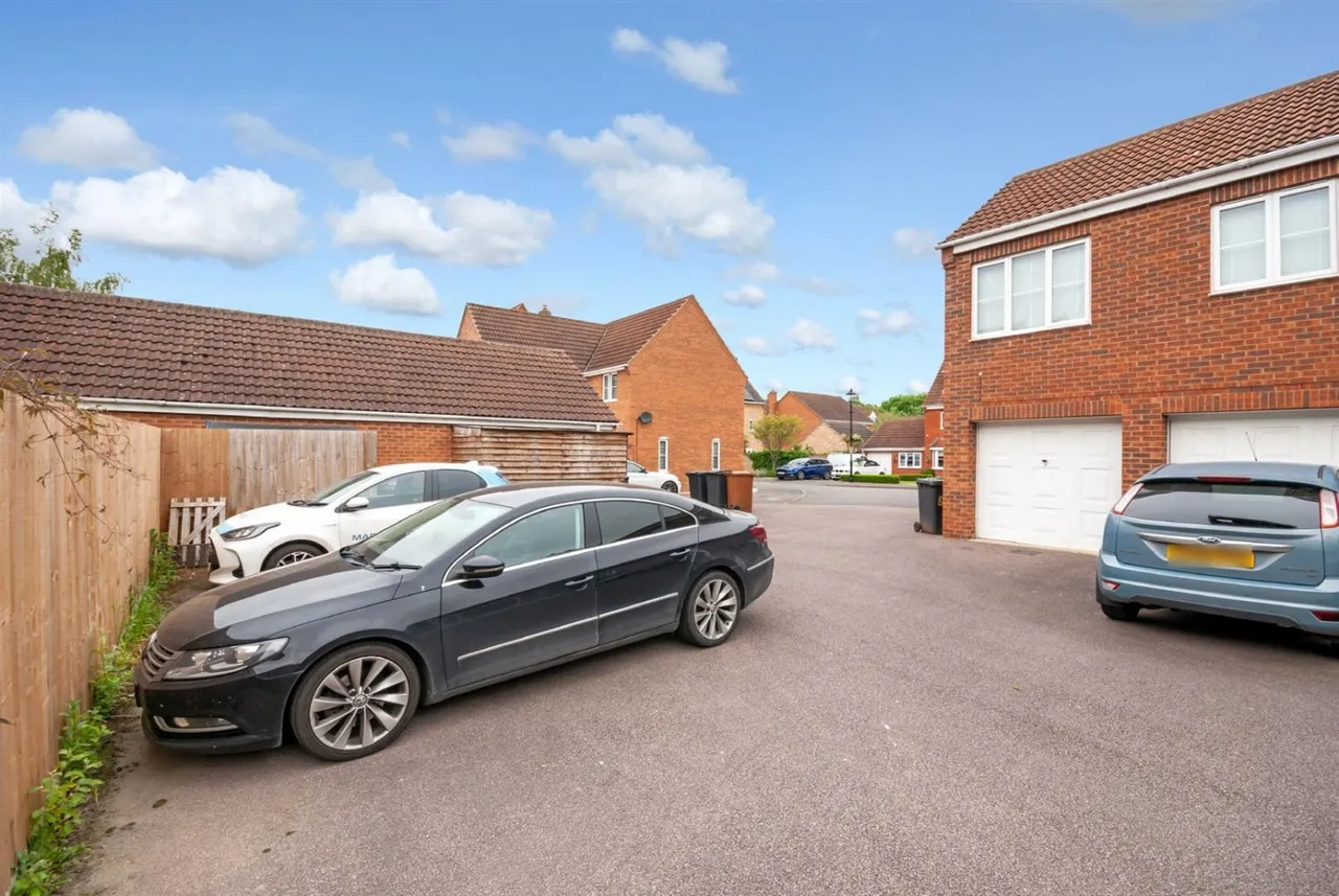 Elder Close, Witham St. Hughs, LN6, photo 17
