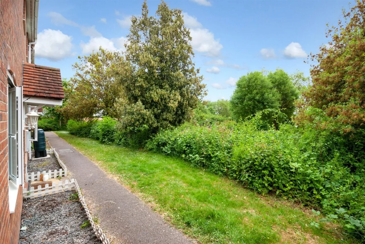 Elder Close, Witham St. Hughs, LN6, photo 16