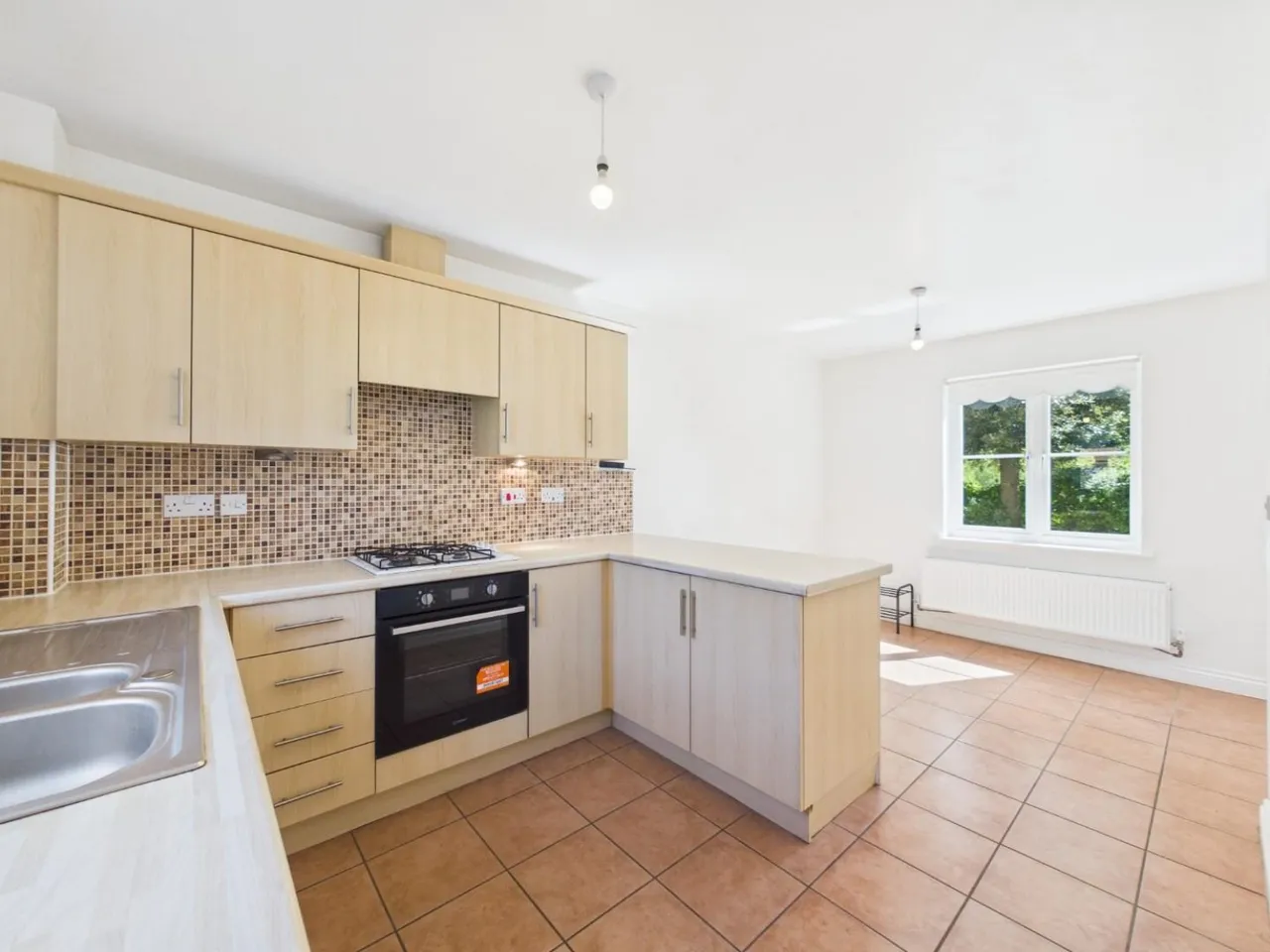 Elder Close, Witham St. Hughs, LN6, photo 5