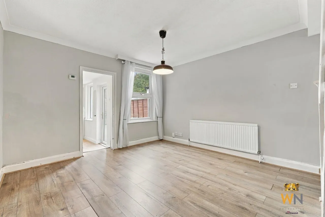 Douglas Road, Hornchurch, RM11, photo 10