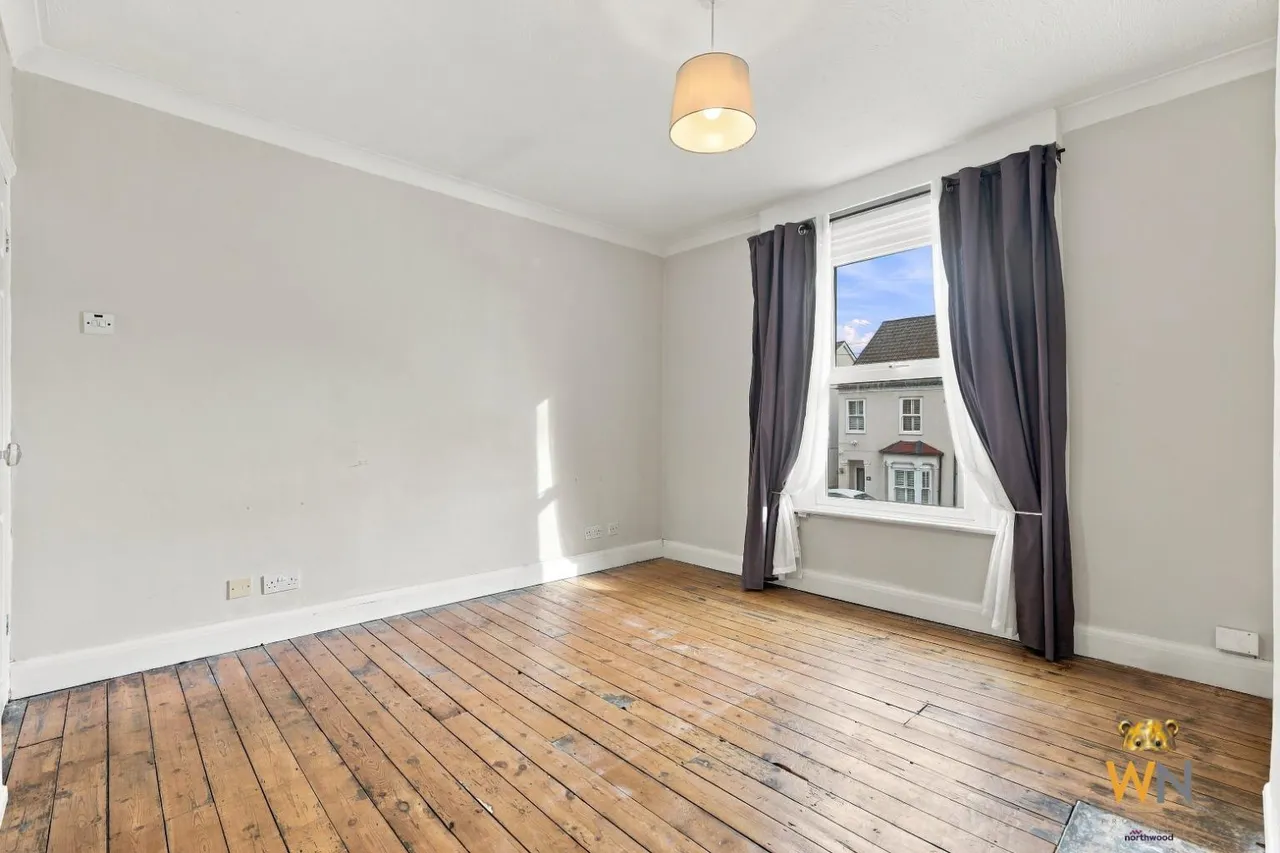 Douglas Road, Hornchurch, RM11, photo 16