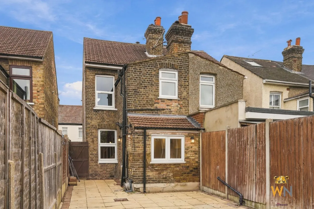 Douglas Road, Hornchurch, RM11, photo 23