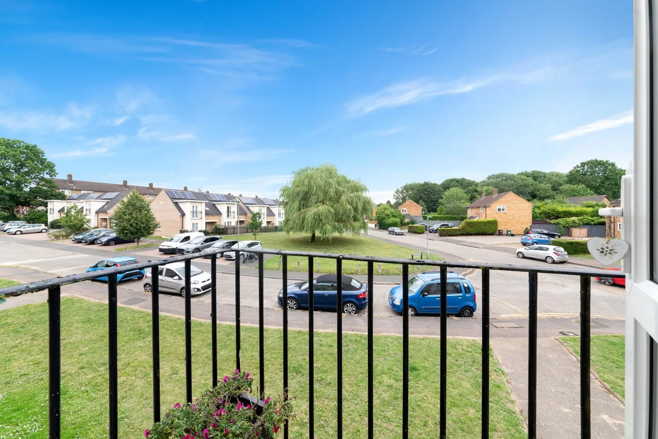 Longfield Crescent, Tadworth, KT20 5JJ, photo 11