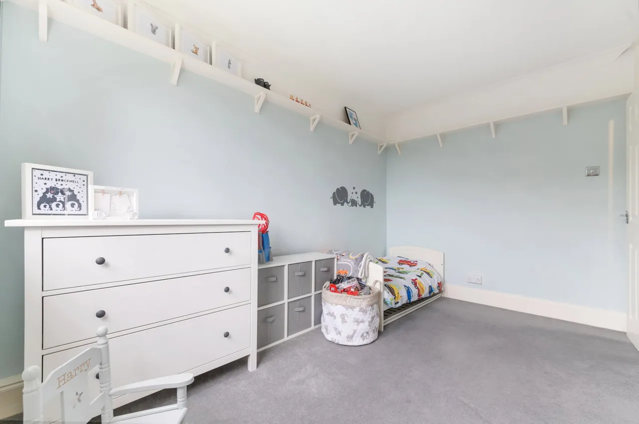 Longfield Crescent, Tadworth, KT20 5JJ, photo 6