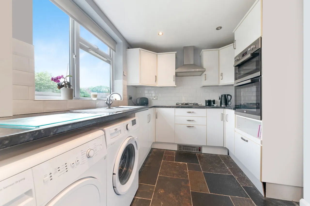 Longfield Crescent, Tadworth, KT20 5JJ, photo 10