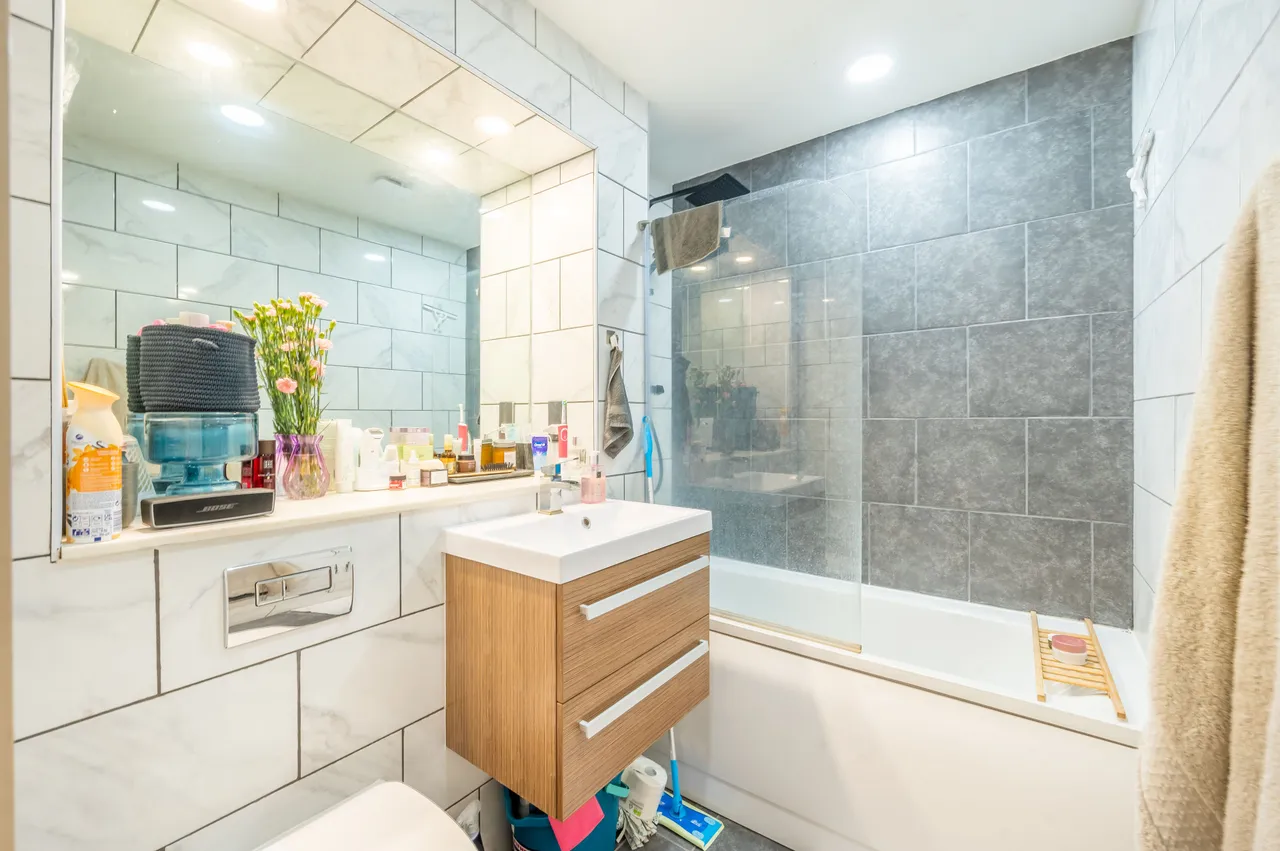 Flat 9, 182a Clapham High Street, London, photo 5