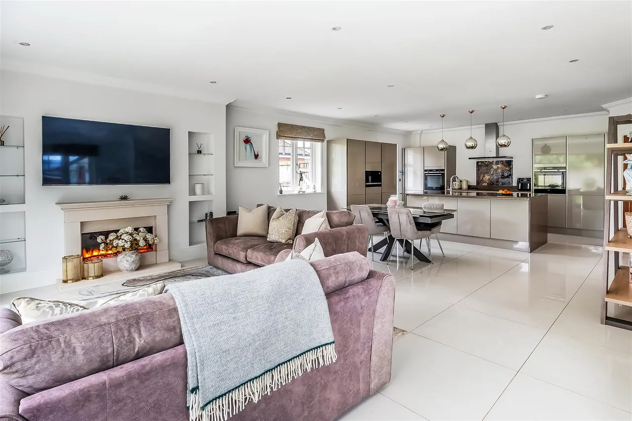 Talman Place, Fetcham, KT22, photo 14