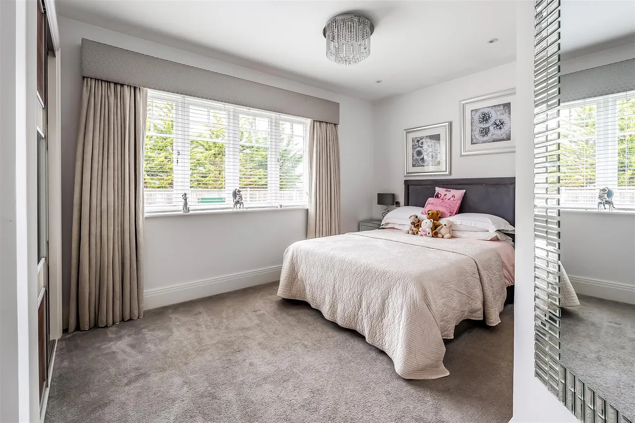 Talman Place, Fetcham, KT22, photo 10