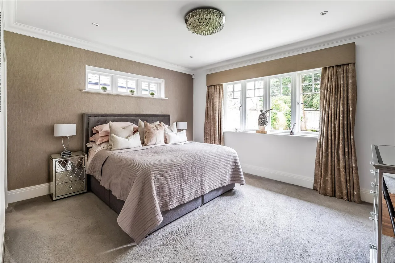 Talman Place, Fetcham, KT22, photo 7