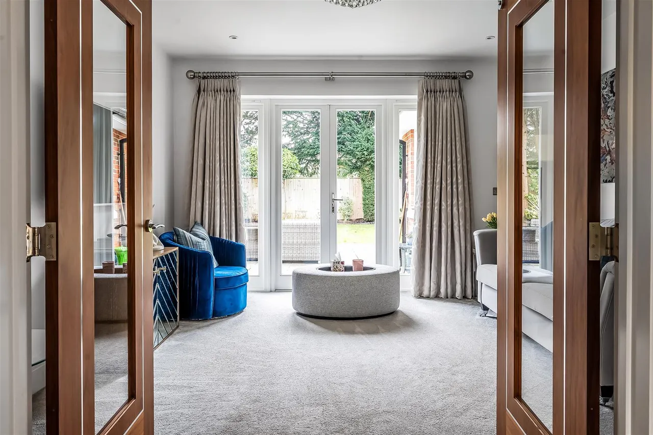 Talman Place, Fetcham, KT22, photo 6