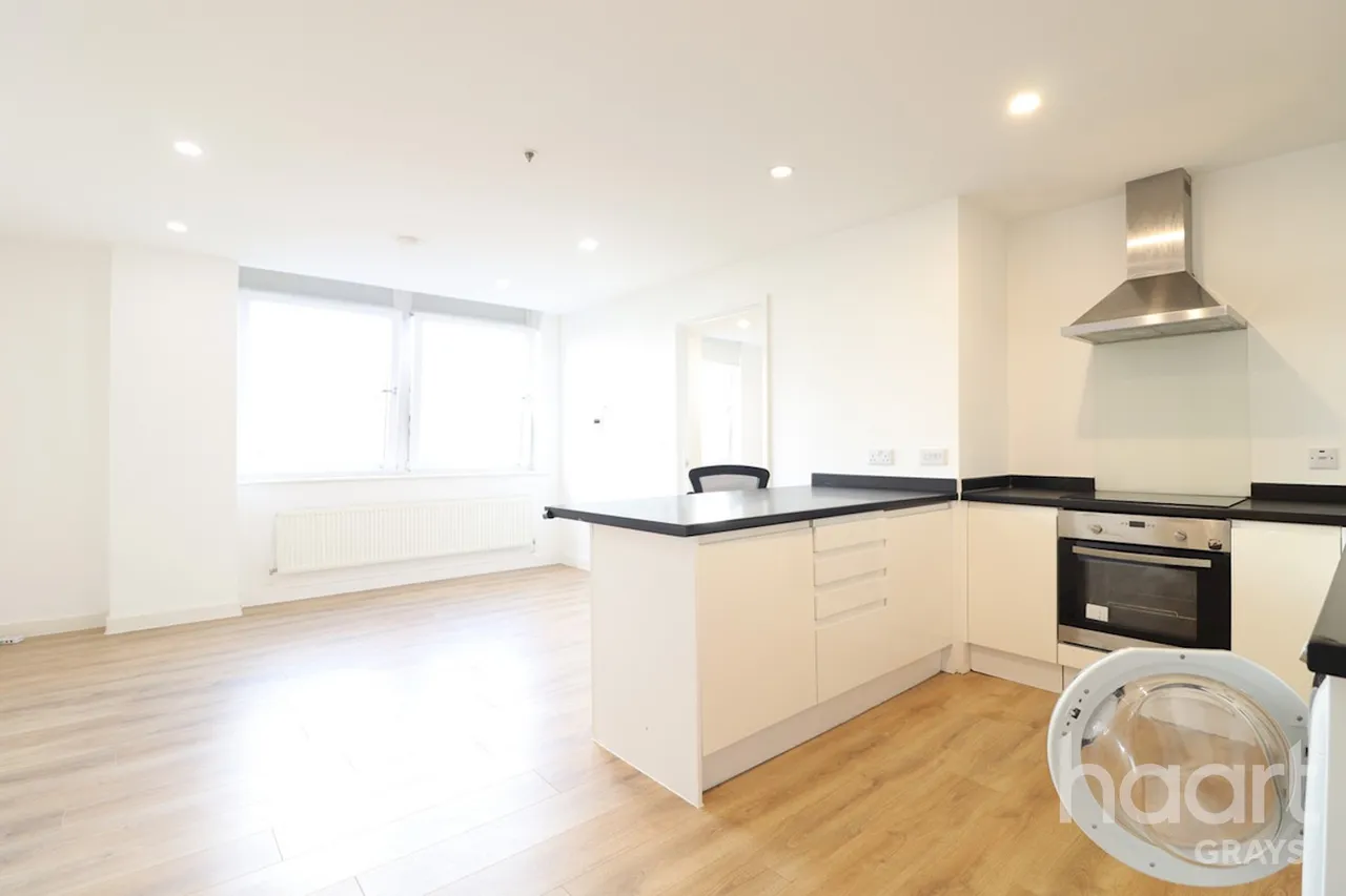 2 bed flat to rent, Cherrydown East, SS16